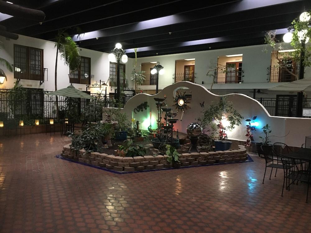 Ramada By Wyndham Las Cruces Hotel & Conference Center Bagian luar foto
